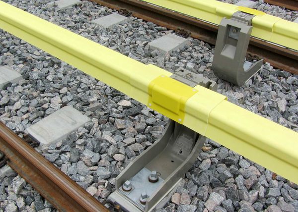 Third rail: REHAU systems for traction current supply